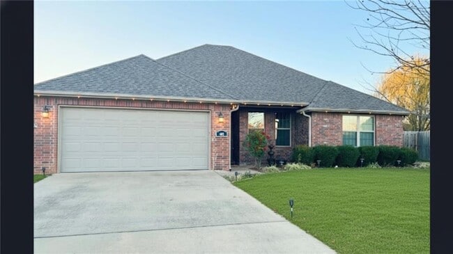 Photo - 402 SW Arch St