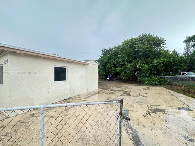 Photo - 2348 NW 15th St
