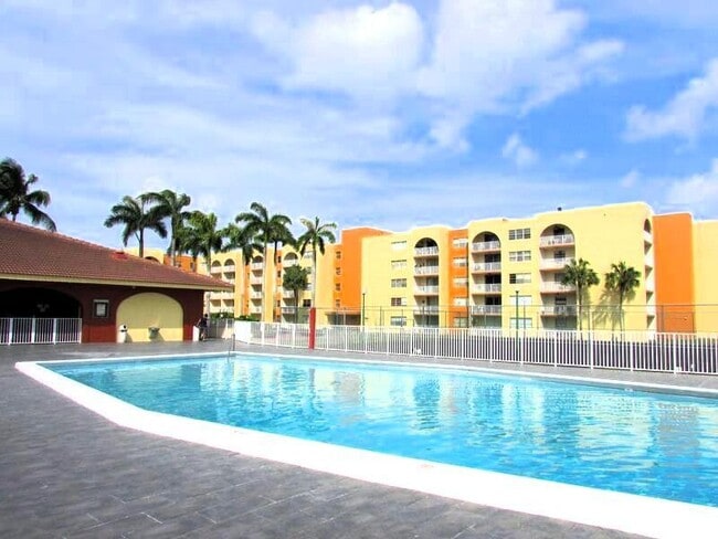 Photo - 7000 NW 186th St Unit 4-316