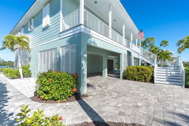 Photo - 13045 Via Aurelia