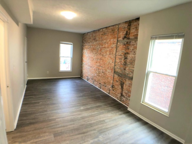 879 Oak St Unit 879 2