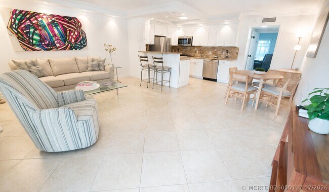 Photo - 1072 Yarmouth Dr