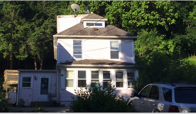 Building Photo - Updated Seymour Unit for Rent