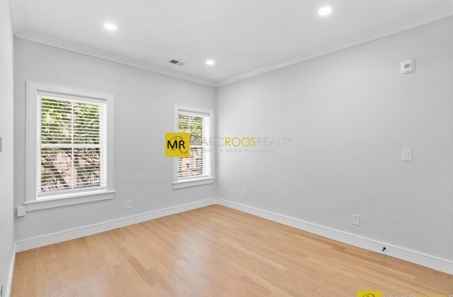 Photo - 535 Newbury St Unidad 6