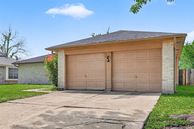 Photo - 2310 Woodwind Dr