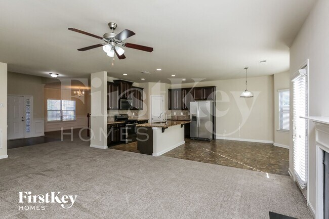 Photo - 403 Live Oak Pass