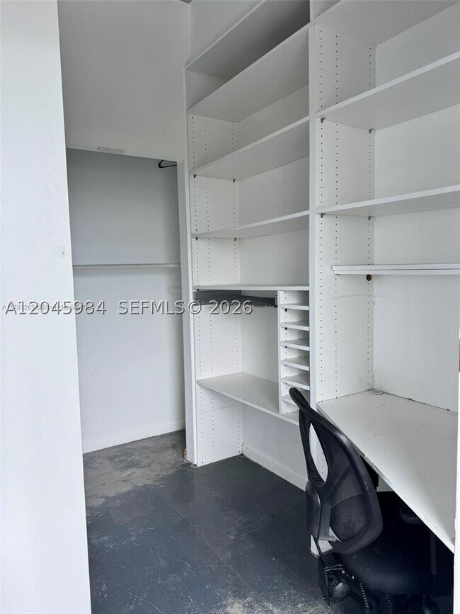 Photo - 10 SW South River Dr Unit 812