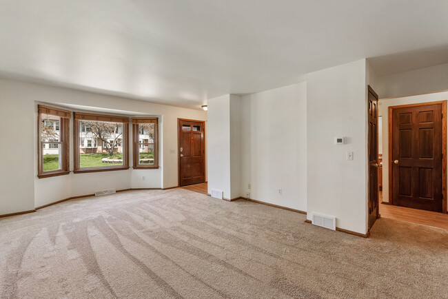 Photo - 5265 N Mohawk Ave Townhome