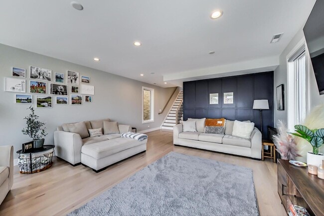 Photo - 2429 W Augusta Blvd