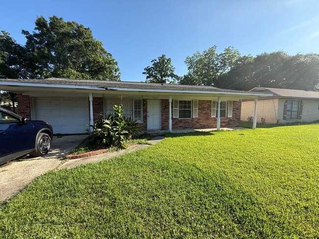 7467 Glenetta Ct
