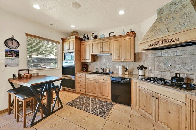 Photo - 5176 Fairview Loop