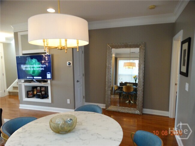 Photo - 323 Lakeview Dr