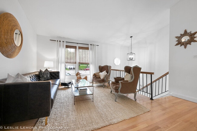 Photo - 685 Milton Dr