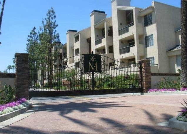 Building Photo - 5540 Owensmouth Ave Unit 225 Rental