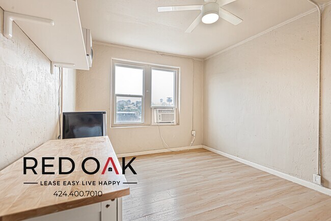 Photo - Delightful Bachelor with Lots of Natural S... Unit 306