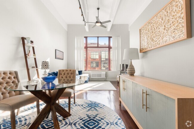 Building Photo - 1500 Hudson St Unit 8O Rental