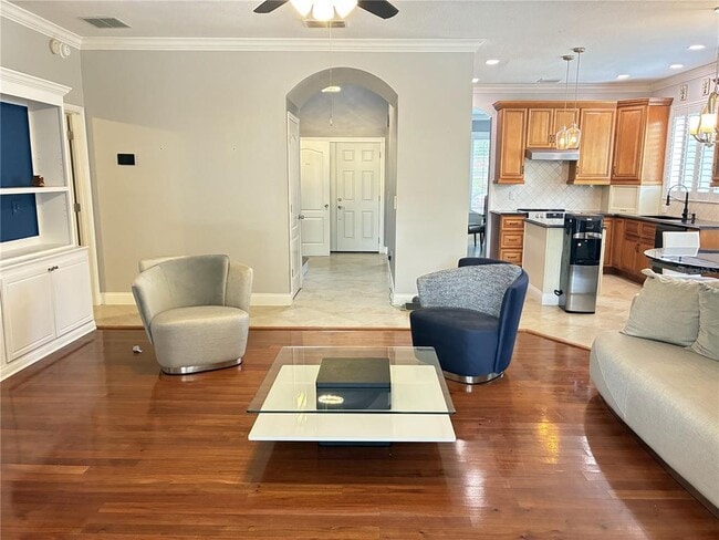 Photo - 1890 Emerald Green Cir