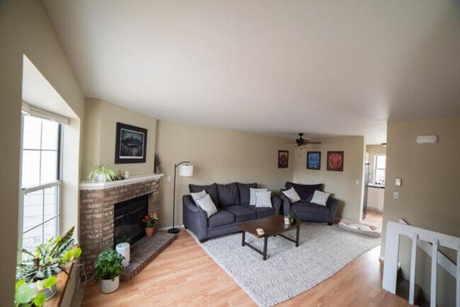 Photo - 4 bed, 3 bath Townhome in Central Fort Col...
