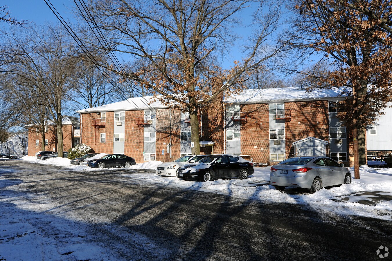 Royal Garden Apartments - Royal Garden Apartments