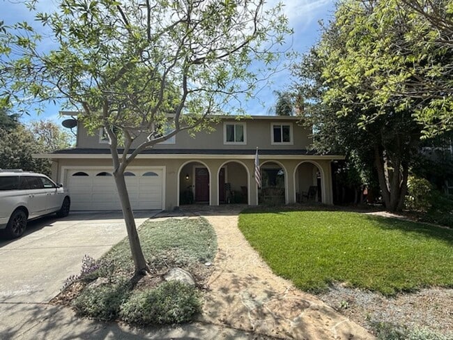 Building Photo - Stunning 5-Bed. 2.5 bath Home in the Heart of Pleasanton Meadows, Community Pool