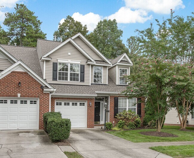 Stunning Townhome with Vaulted Ceilings an... House Rental in