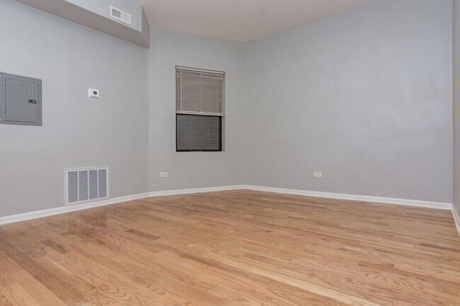 Photo - 2 bedroom in Chicago IL 60637 Unit 3