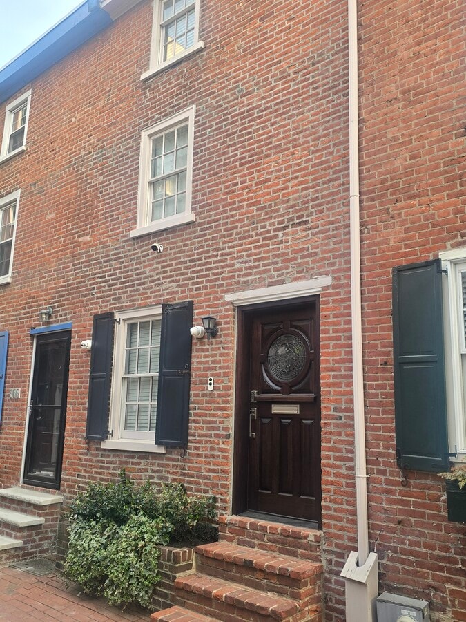 Waverly St. - Waverly St.