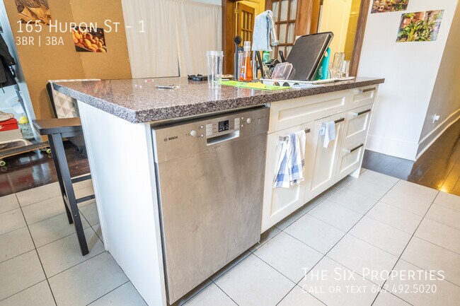 Photo - U of T Three Bedroom Unit 1