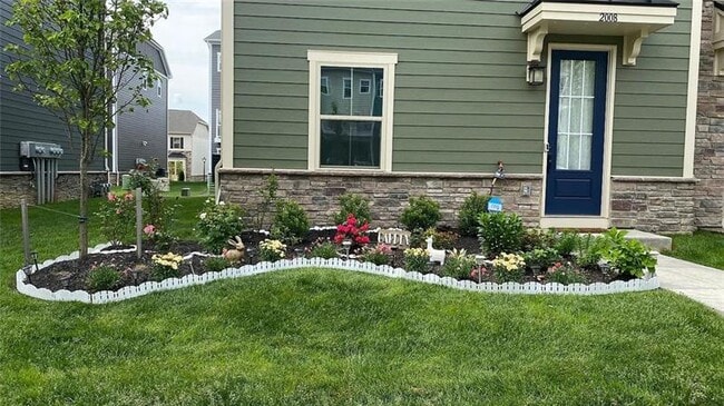 Photo - 2008 Hemlock Ln