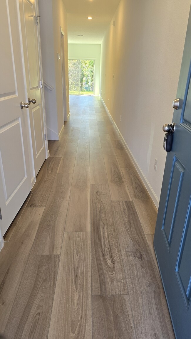 Photo - 661 Holly Lks Dr