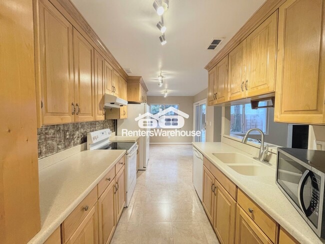 Photo - 924 Sedley Rd