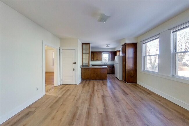 Photo - 6 Russell Ave