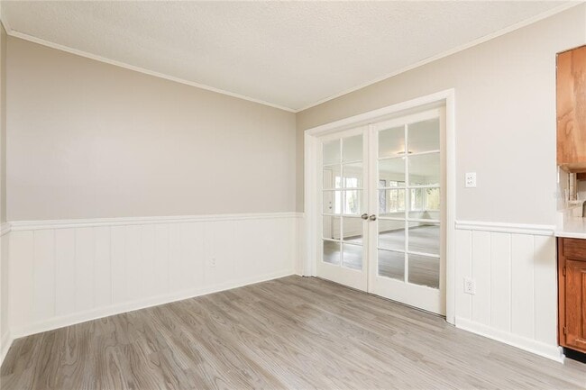 Photo - 200 Odham Dr
