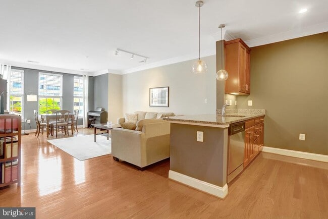 Photo - 1023 N Royal St Unit 312