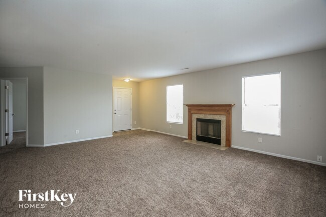 Photo - 1315 Shadetree Ln