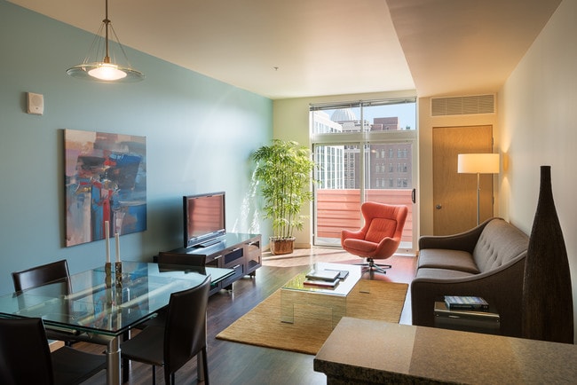 Cosmopolitan Finish: Living Area