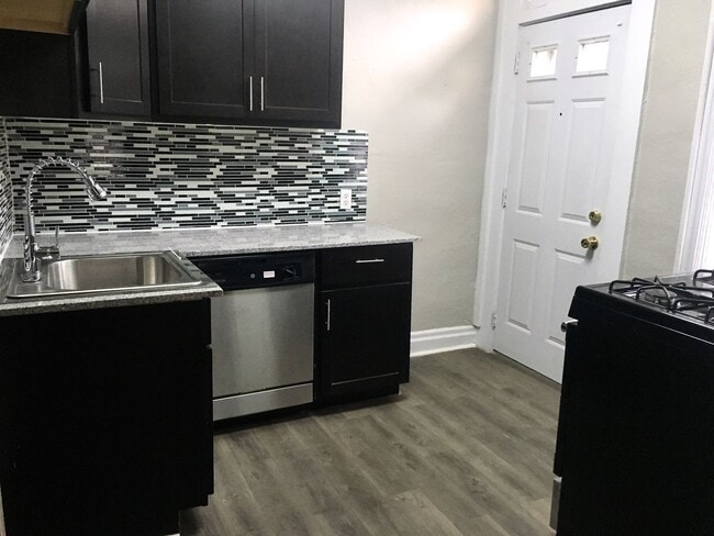 108 Hallock St Unidad 2 - Designer