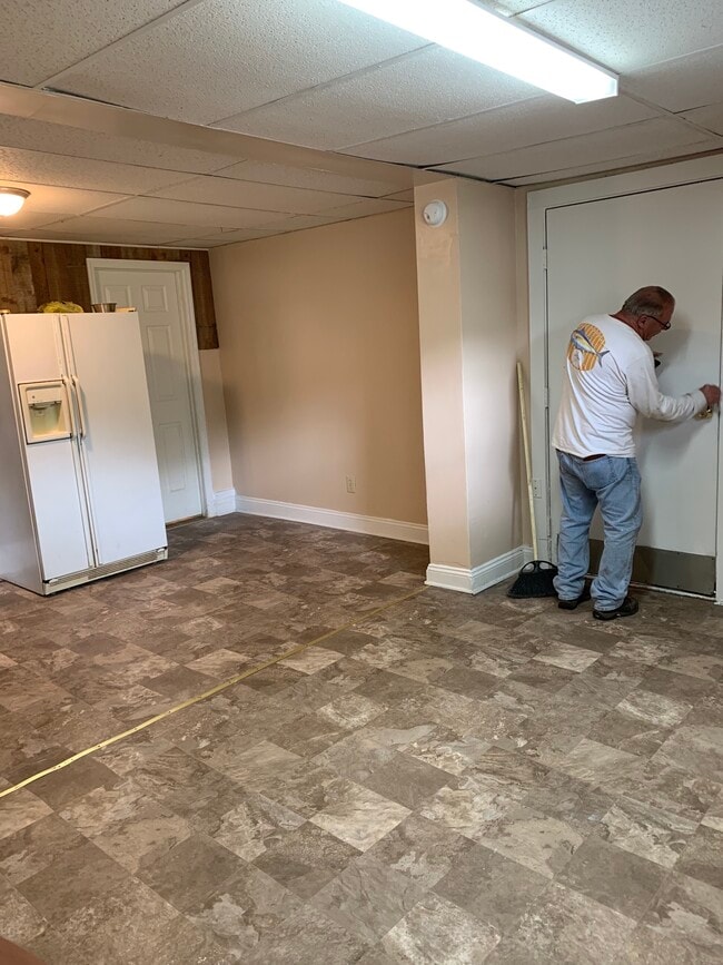 Dining - 24 2nd St SW Unit B