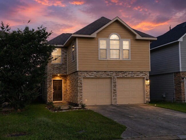 Building Photo - 10903 Windfern Lakes St