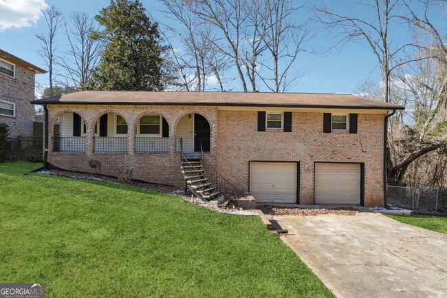 Building Photo - 2419 Greenway Dr Rental
