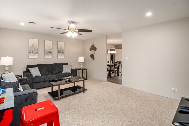 Building Photo - 15133 Huntington Ct Rental