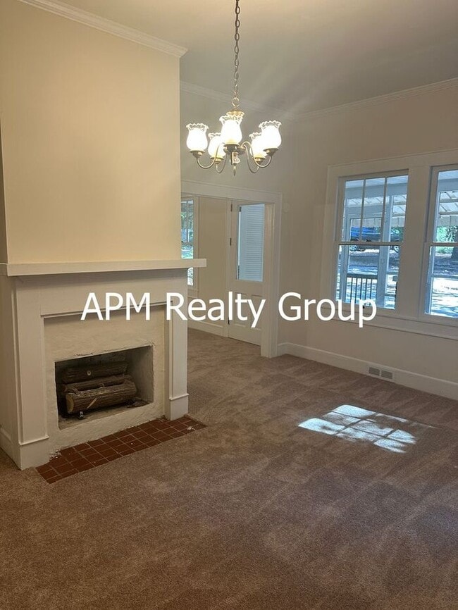 Photo - Private Country Feel Close to Downtown