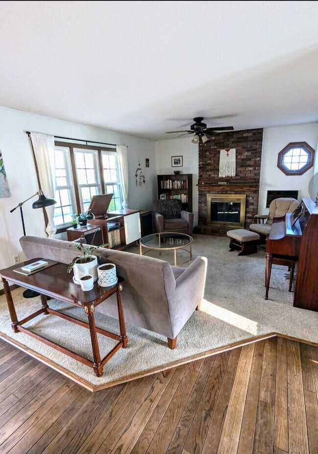 Photo - 340 Genesis Cir