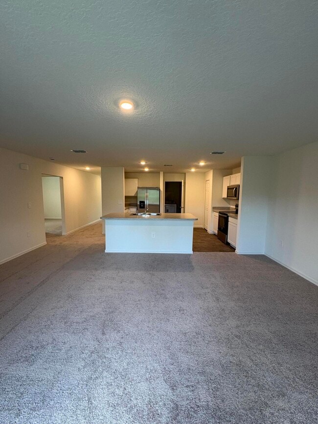 Photo - 295 Crescent SE St