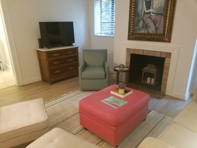 Photo - 161 Melrose Ave Unit 1