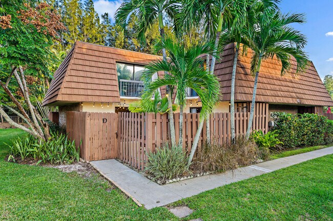 Photo - 825 Center St