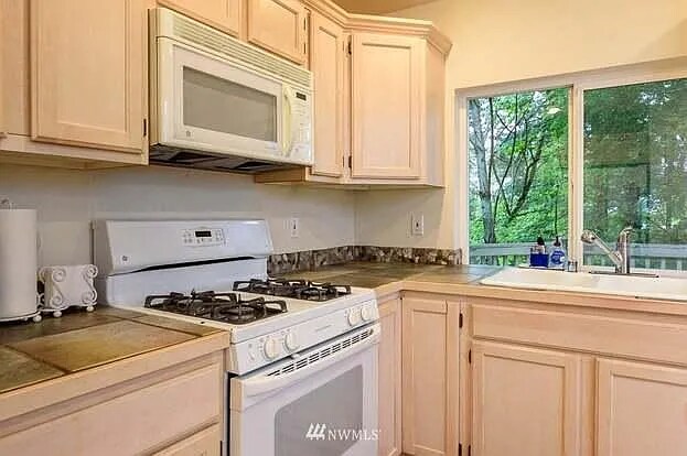 Photo - 8419 143rd Ct NE