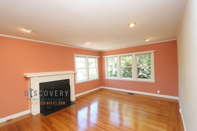 Photo - Piedmont Home with Bedroom Suite and Enclosed Yard