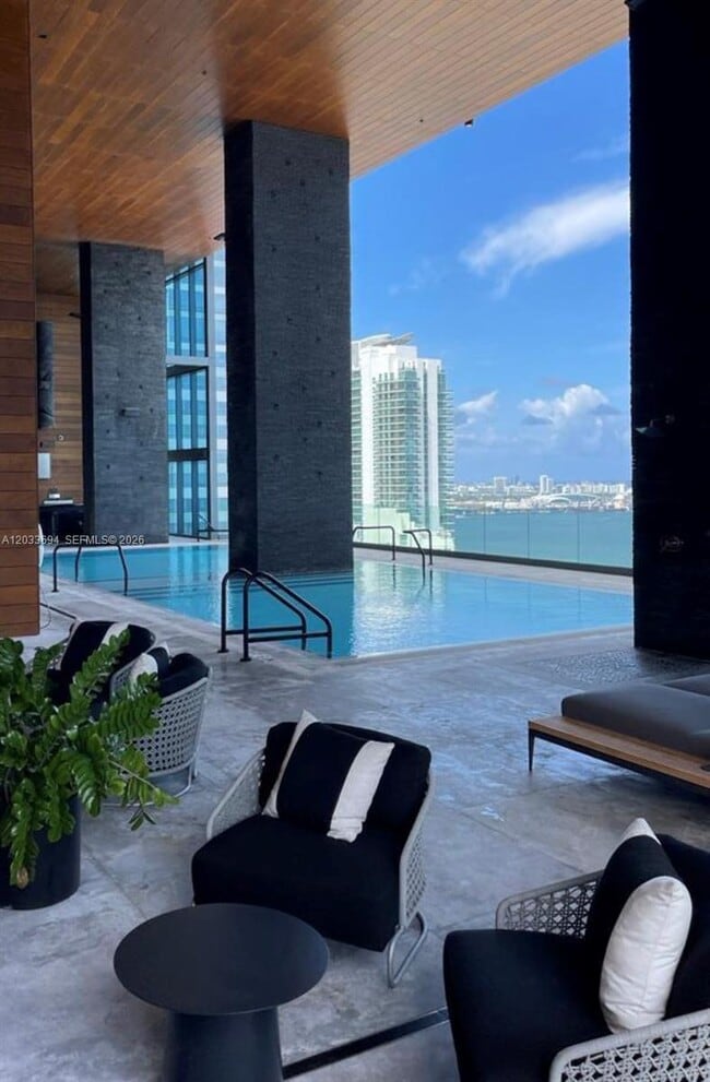 Photo - 1451 Brickell Ave Unidad 2701