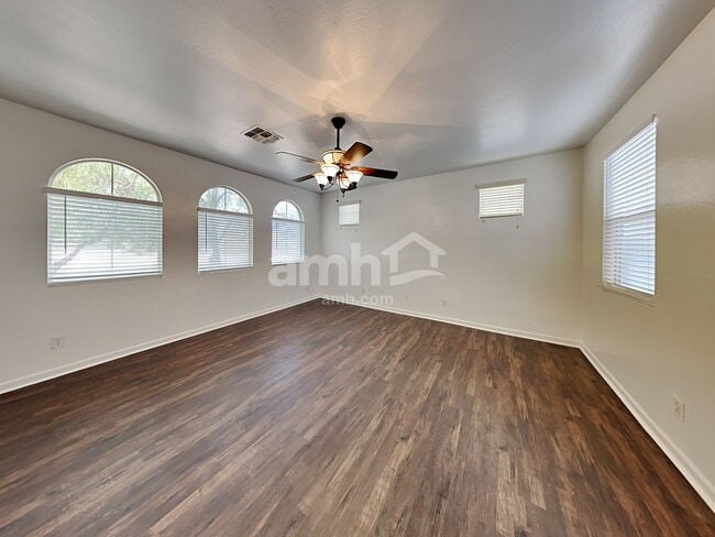 Photo - 5156 W Fulton St